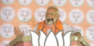 प्रतापगढ़: PM मोदी ने राहुल गांधी पर साधा निशाना, बोले- देश चलाना सोने का चम्मच लेकर पैदा हुए बच्चों का खेल नहीं PM Narendra Modi