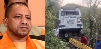 कश्मीर में श्रद्धालुओं की बस पर आतंकियों ने बरसाईं गोलियां, UP के 2 लोगों की मौत, CM योगी ने बताया कायराना हमला Reasi Terror Attack