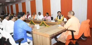 विकास व जनकल्याण के कार्यों की सतत निगरानी करें MP-MLA: योगी