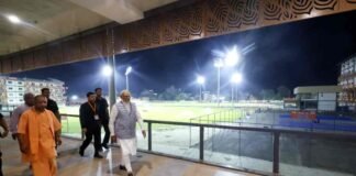 वाराणसी: देर रात औचक निरीक्षण करने निकले पीएम मोदी, सिगरा स्टेडियम का लिया जायजा