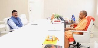 लखनऊ: सीएम योगी से मिले हेल्थ सिटी विस्तार के एमडी डॉ संदीप कपूर, स्वास्थ्य सुविधाओं के विस्तार को लेकर हुई चर्चा