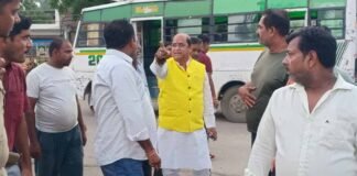 कानपुर: BJP विधायक सुरेंद्र मैथानी ने इंजीनियर को धमकाया, बोले- तुमको और तुम्हारे बुलडोजर को नहर में घुसेड़ दूंगा BJP MLA Surendra Maithani