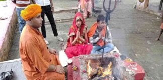 UP: मुस्लिम युवती फारिया ने अपनाया ‘सनातन धर्म’, दुर्गा बन प्रेमी के साथ रचाई शादी, कहा- तीन तलाक-हलाला से लगता था डर Bareilly
