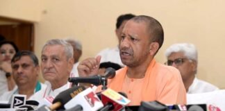 OPINION: फुल एक्शन में योगी और उनकी बुलेट ट्रेन से घबराए विरोधी