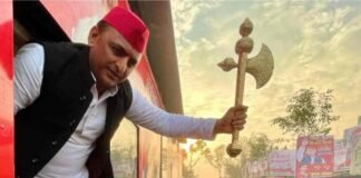 PDA छोड़ ‘ब्राह्मण पॉलिटिक्स’ पर क्यों उतर आए अखिलेश ?