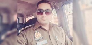 UP: लखनऊ में तैनात 32 वर्षीय इंस्पेक्टर का बस में मिला शव, पुलिस महकमे में मचा हड़कंप Inspector Anurag Sharma