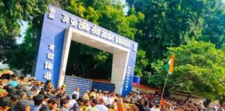 UPPSC Protest: सीएम योगी की पहल पर आयोग का फैसला, एक ही दिन होगी पीसीएस (प्रा.) परीक्षा