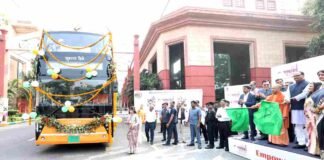 पर्यावरण संरक्षण की दिशा में डबल डेकर इलेक्ट्रिक बस की शुरुआत महत्वपूर्ण कदम: योगी