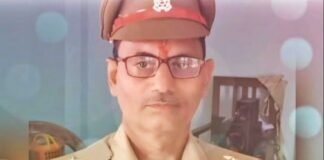 बांदा: दबंगों ने गोली मारने की धमकी दी तो डरकर SP के पास पहुंचे दारोगा, बोले- घर के बाहर आकर दी गालियां Banda