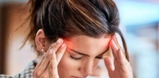 अगर आप भी हल्के सिर दर्द पर दवाओं का सहारा लेते हैं, तो हो जांए सावधान! जानें दुष्प्रभाव Headache