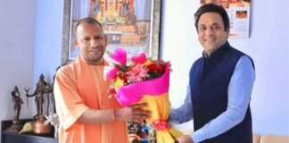 UP में 46 IAS अधिकारियों का तबादला, संजय प्रसाद को फिर सौंपा गया गृह विभाग 46 IAS Officers Transferred