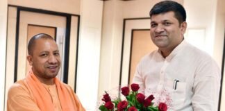 UP: सीएम योगी से मिले मंत्री आशीष पटेल, दोनों के बीच करीब आधे घंटे तक हुई बातचीत Minister Ashish Patel