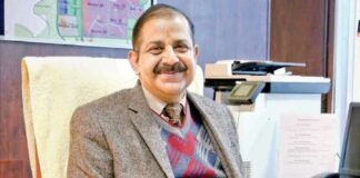 डॉ. अरुणवीर सिंह को सातवीं बार मिला सेवा विस्तार, 6 महीने और संभालेंगे यमुना प्राधिकरण का कार्यभार dr arunvir singh