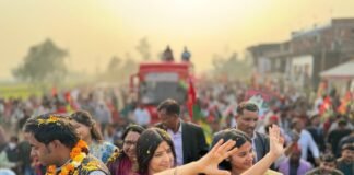 मिल्कीपुर में सपा सांसद डिंपल यादव ने किया रोड शो, भारी संख्या में लोग मौजूद Dimple Yadav Road Show