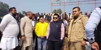 चंदौली: मौनी अमावस्या 2025 को लेकर गंगा नदी घाट का DM-SP ने किया निरीक्षण CHANDAULI DM-SP