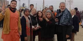 Mahakumbh 2025: संगम पर स्पेनिश, जर्मन, रशियन और फ्रेंच में गूंजे ‘जय श्री राम’, ‘हर हर गंगे’ के जयकारे