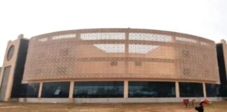 एम्स के डॉक्टरों ने पलक की सर्जरी कर बचाई महिला की रोशनी