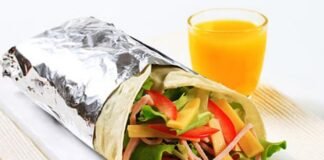 Aluminum Foil का इस्तेमाल करते समय रखें सावधानी! इन खाद्य पदार्थों को रखने से बचें Aluminum Foil