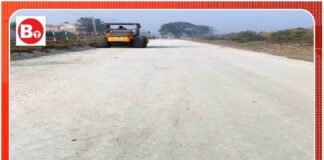 गोरखपुर-छपरा मार्ग पर तीसरी लाइन का कार्य प्रगति पर। नकहा जंगल तक दोहरीकरण पूरा, आगे सर्वे को स्वीकृति