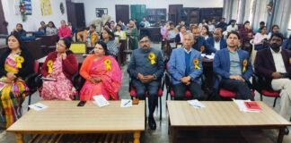 दीनदयाल उपाध्याय गोरखपुर विश्वविद्यालय गोरखपुर के मनोविज्ञान विभाग में आईसीएसएसआर, नई दिल्ली के सहयोग से विकसित भारत-2047 प्रोजेक्ट के अंतर्गत समाजशास्त्र विभाग एवं विधि विभाग के संयुक्त तत्वावधान में चल रही दो दिवसीय अंतर्राष्ट्रीय संगोष्ठी संपन्न हुई