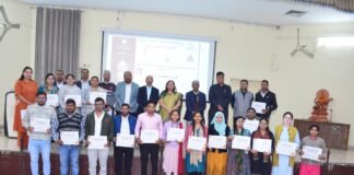 गोरखपुर विश्वविद्यालय ने 66 शोधार्थियों को दिया अनुसंधान उत्कृष्टता पुरस्कार भौतिकी विभाग के डॉ. अम्बरीश उत्कृष्ट शोधकर्ता पुरस्कार के लिए चयनित