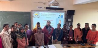 हीरक जयंती के उपलक्ष्य मे माता अहिल्या बाई होल्कर के 300वे जन्मोत्सव वर्ष पर गोरखपुर विश्वविद्यालय के गृह विज्ञान विभाग मे आयोजित भाषण प्रतियोगिता