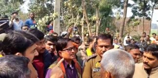 ‘चार धारा और लगाओ…’, देवरिया में निर्मम हत्या पर भड़के BJP विधायक ने पुलिसकर्मियों की क्लास लगा दी Shalabh Mani Tripathi