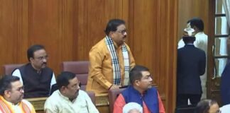 विधान परिषद: विजय बहादुर पाठक ने उठाया काशीराम आवासों की दुर्दशा का मुद्दा, पिछली सरकार को ठहराया जिम्मेदार Vijay Bahadur Pathak