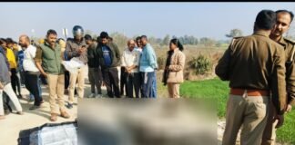 युवती की सिर कटी लाश मिलने से सनसनी, पुलिस जांच में जुटी