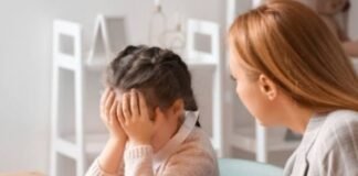 क्या आपका बच्चा तनाव में रहता है? पहचानने के लिए अपनाएं ये तरीके