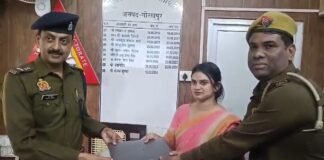 गोरखपुर में पीएचडी छात्रा का खोया लैपटॉप यातायात पुलिस ने किया बरामद