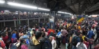 Delhi Stampede: नई दिल्ली रेलवे स्टेशन पर 26 फरवरी तक प्लेटफॉर्म टिकटों की बिक्री पर प्रतिबंध