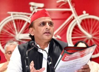 लखनऊ : अखिलेश यादव के जन्मदिन की पूर्व संध्या पर शीरोज कैफे में धूम, एसिड अटैक सर्वाइवर्स के साथ मनाया जश्न