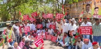 समाजवादी पार्टी का सांसद रामजीलाल सुमन के समर्थन में सड़क पर विरोध प्रदर्शन, पुलिस से भी नोकझोंक