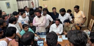 लखनऊ: विभूतिखंड थाने में वकील और पुलिस के बीच विवाद, अवध बार एसोसिएशन ने हड़ताल का किया ऐलान Lucknow