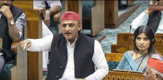 Stock market शेयर बाजार की गिरावट पर अखिलेश यादव का हमला, भाजपा सरकार पूरी तरह असफल