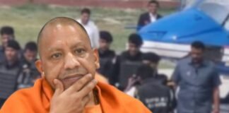 सीएम योगी के प्लेन में आई तकनीकी खराबी, उड़ान के 20 मिनट बाद इमरजेंसी लैंडिंग, दूसरे विमान से लखनऊ के लिए भरी उड़ा