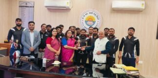 प्रशासनिक भवन आउटसोर्सिंग टीम ने चार विकेट से जीता मैच