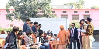 इलाज के लिए एस्टिमेट मंगा लें, सरकार करेगी मदद : मुख्यमंत्री योगी आदित्यनाथ