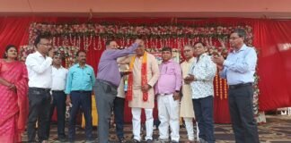 होली मिलन में हुआ नवनिर्वाचित पदाधिकारी का सम्मान