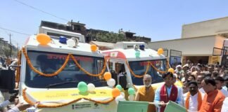 दो मोबाइल मेडिकल यूनिट (एमएमयू) का रवि किशन शुक्ला ने किया शुभारंभ।