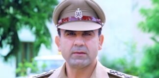 ‘जुमा साल में 52 बार, होली एक बार’, संभल CO ने मुस्लिम समुदाय को दी हिदायत तो भड़का विपक्ष