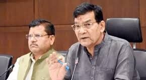 यूपी में बिजली निजीकरण पर संकट: ट्रांजेक्शन एडवाइजर की नियुक्ति अटकी, सीबीआई जांच की मांग