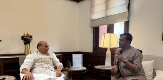 गोरखपुर एयरपोर्ट को 24 घंटे उड़ान सेवा की मांग, सांसद रवि किशन ने रक्षा मंत्री से की मुलाकात