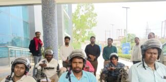 दिव्यांगजन सशक्तीकरण की दिशा में CRC गोरखपुर का सराहनीय प्रयास , दिव्यांगजनों को वितरित की गई मोटराइज्ड ट्राइसाइकिल