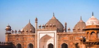 आगरा: वक्फ की दौलत, मुतवल्लियों की मौज! आय बढ़ाने के बजाय भरी जेब