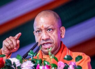 यूपी में बेमौसम बारिश पर एक्शन में CM योगी, किसानों को मुआवजा देने का ऐलान, सभी जिलों के DM से मांगी रिपोर्ट