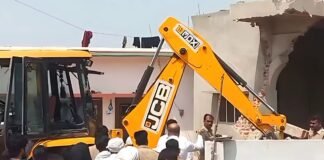 UP: 350 से ज्यादा अवैध मदरसों और मस्जिदों पर कार्रवाई, बुलडोजर एक्शन जारी