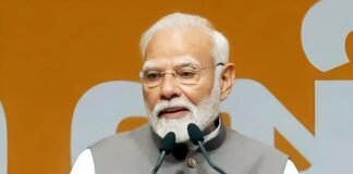 ‘पाकिस्तान जानता है सीधी लड़ाई नहीं जीत सकता, इसलिए आतंकी भेज रहा…’ गांधीनगर में पाक पर भड़के पीएम मोदी