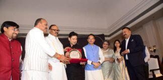 ‘हमें पाकिस्तान के परमाणु नहीं, बल्कि अपने कीटाणु बमों से खतरा…’, लखनऊ में बोले मनोज मुंतशिर